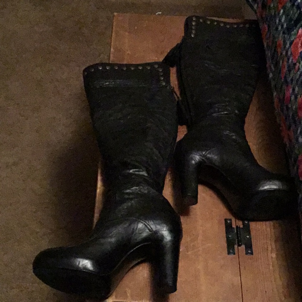 Frye 10M OTK or Cuff AllLeather Blk/Gold Studded